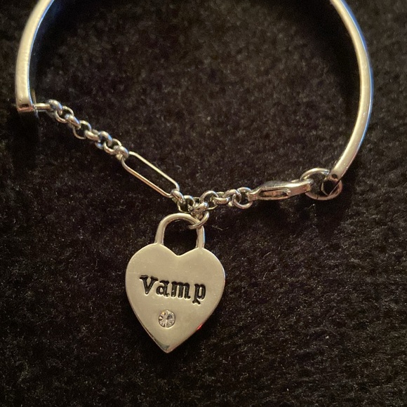 Vintage Guess Bracelet - Picture 4 of 4